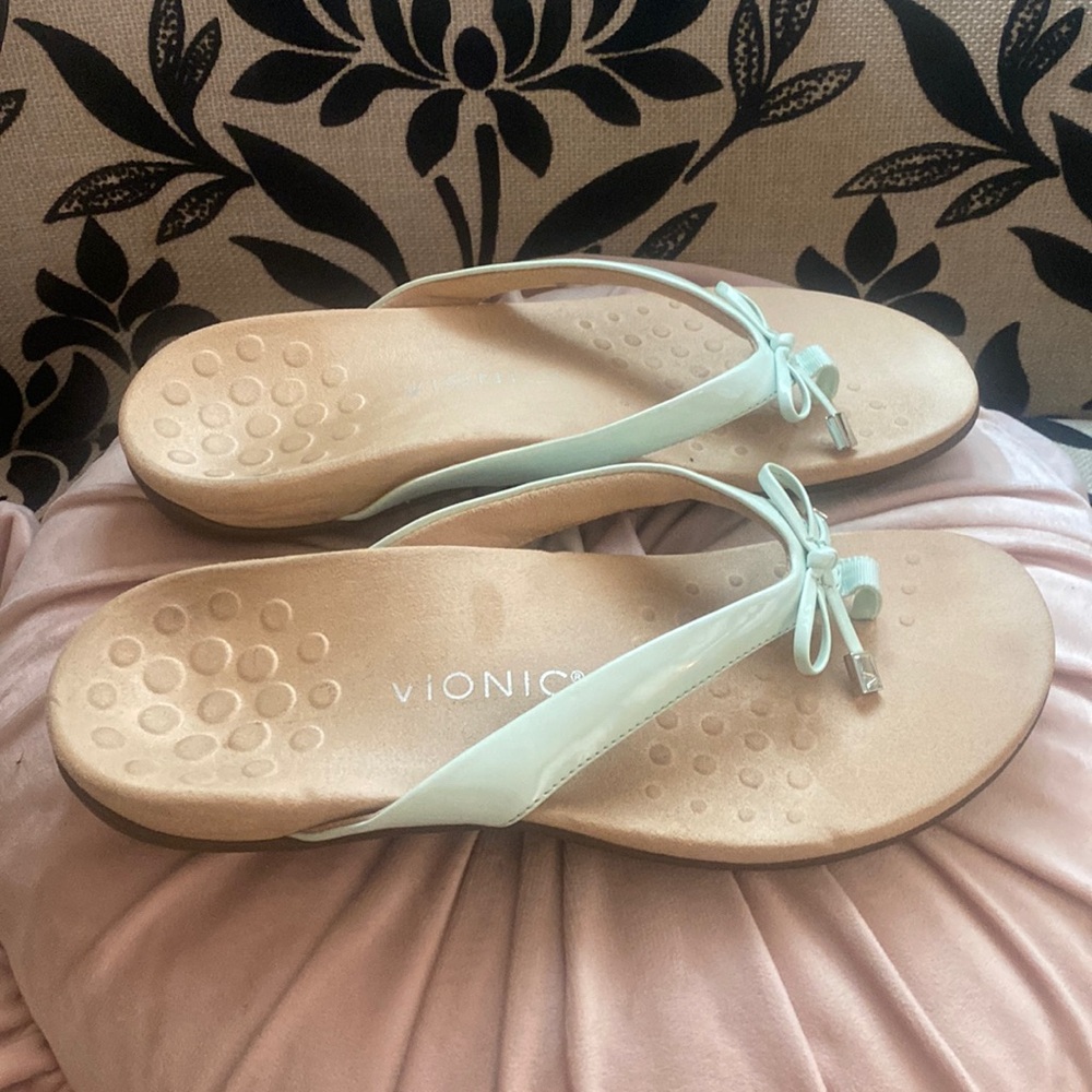 -🎀 Vionic Sandals - 9 light mint green Podiatrist Designed Super Cute - Picture 2 of 6